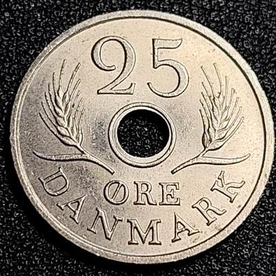 泉币菌-第67场-精品场 - 丹麦1972年25欧尔中孔镍币 玛格丽特二世花押 