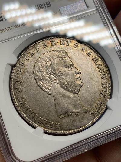《竞宝斋》第406场 周日，周一，2场连拍 （全场包邮） NGC MS62 意大利1858年托斯卡纳利奥波德二世4菲奥里尼大银币，少见年份不是常见的1856年。淡酱彩包浆非常漂亮，高分非常不易，自藏足够