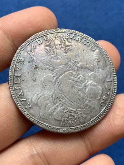 《竞宝斋》第406场 周日，周一，2场连拍 （全场包邮） 意大利教皇国1780年教皇庇护六世斯库多大银，彩色油性老包浆 边缘有焊接痕迹