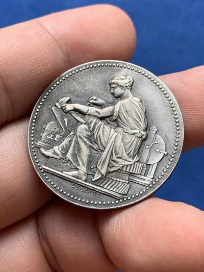 《竞宝斋》第406场 周日，周一，2场连拍 （全场包邮） 法国工业技术比赛纪念银章 丰饶角2银标 16.4克 32.2mm