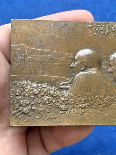 《竞宝斋》第406场 周日，周一，2场连拍 （全场包邮） 法国结婚纪念铜章 80*57mm 207克 1980 丰饶角铜标 大号章沉淀淀 同款有小章 丰饶角边铭 结婚章收藏大师亨利泰里斯书257页有这款章