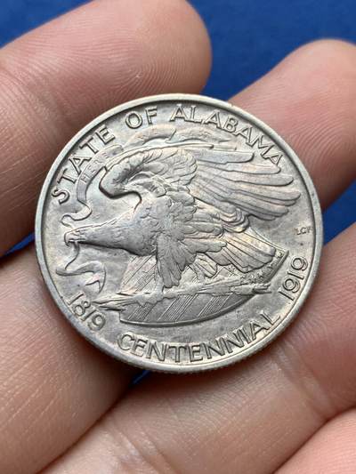 《竞宝斋》第406场 周日，周一，2场连拍 （全场包邮） 美国1921年亚拉巴马州纪念50美分银币 稀少品种铸量不足六万 带光品相细节好 AU50官方估价150刀
