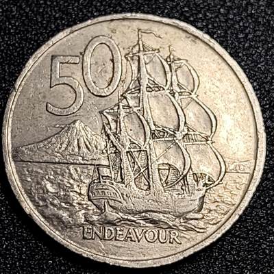 泉币菌-第67场-精品场 - 大镍币 英属新西兰1967年50分铜镍币  奋进号帆船 詹姆斯.库克船长 伊丽莎白二世女王 31.75mm