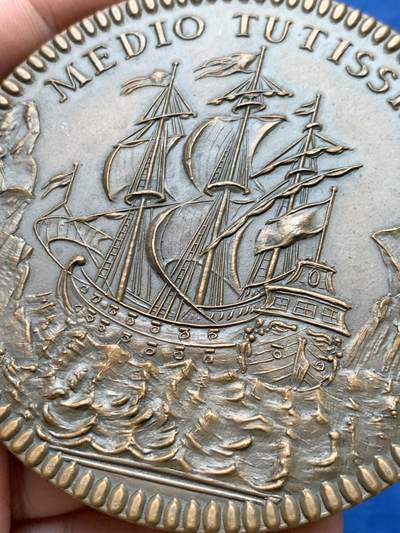 《竞宝斋》第406场 周日，周一，2场连拍 （全场包邮） 1953年庆祝法国船东中央委员会成立50周年纪念铜章 169克 72mm 丰饶角铜标