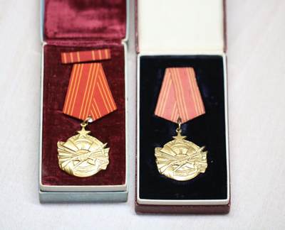 大猫徽章拍卖 第275期 南斯拉夫勇敢勋章一组