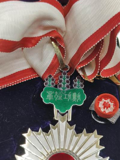 0元起拍勋章 第281期 咸鱼国勋章拍卖专场 7月30日（周三）下午6：00开始 日本三等旭日章银制带盒略