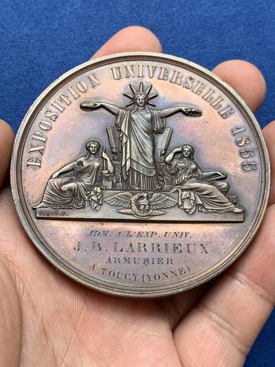 《竞宝斋》第406场 周日，周一，2场连拍 （全场包邮） 1855年巴黎世博会赠与武器制造商LARRIEUX纪念大铜章 161.3克 67.8mm 手指铜标 原铸