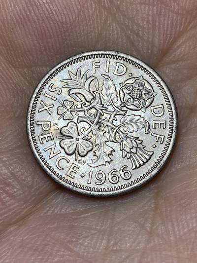 2025年第七十二场(总第九十八场）外国好品散币(免佣金) - 英国🇬🇧1966年6便士(伊丽莎白二世青年桂冠第二版)