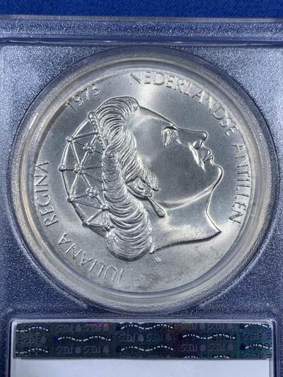 《竞宝斋》第406场 周日，周一，2场连拍 （全场包邮） PCGS MS66 荷兰1973年朱莉安娜女王加冕25周年25盾大银币 重42.12克 925银加厚盒子。