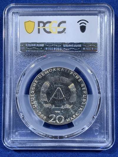 《竞宝斋》第406场 周日，周一，2场连拍 （全场包邮） PCGS MS64 1968东德20马克 大热品种 马克思诞辰150周年 东德银币工艺问题 出分很难 这枚人像立体感极强 品相很不错