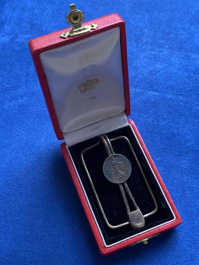 《竞宝斋》第406场 周日，周一，2场连拍 （全场包邮） 资料夹 15克 35*57mm 带盒