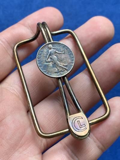 《竞宝斋》第406场 周日，周一，2场连拍 （全场包邮） 资料夹 15克 35*57mm 带盒