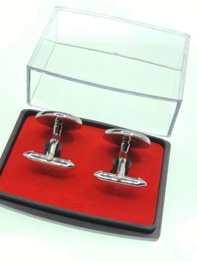 0元起拍勋章 第281期 咸鱼国勋章拍卖专场 7月30日（周三）下午6：00开始 日本中古贝母袖扣一对带盒