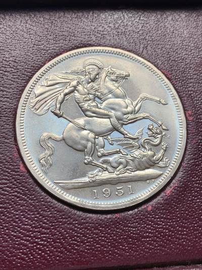 《竞宝斋》第406场 周日，周一，2场连拍 （全场包邮） 英国1951镍马剑乔治六世克朗 带红色原盒