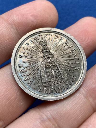 《竞宝斋》第406场 周日，周一，2场连拍 （全场包邮） 1820年布鲁塞维禧年银质奖章，图案精美少见。直径：31.8mm、重：13.6g