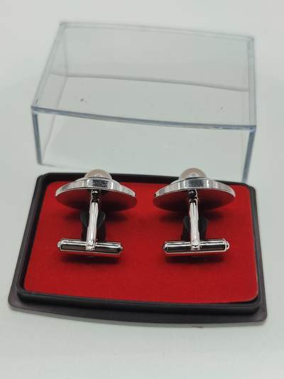 0元起拍勋章 第281期 咸鱼国勋章拍卖专场 7月30日（周三）下午6：00开始 日本中古袖扣一对带盒