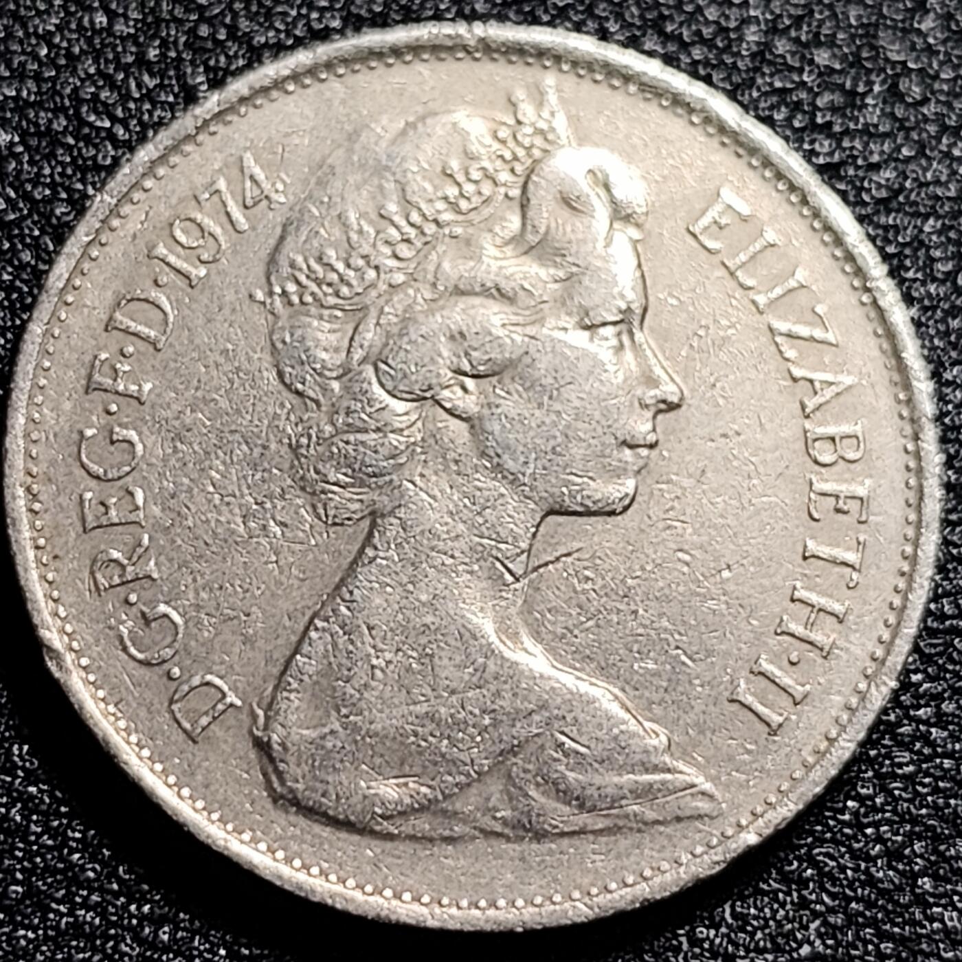 泉币菌-第66场-精品场 英国大镍币 英国1974年 10便士铜镍币 28.5mm 伊丽莎白二世女王 皇冠狮子