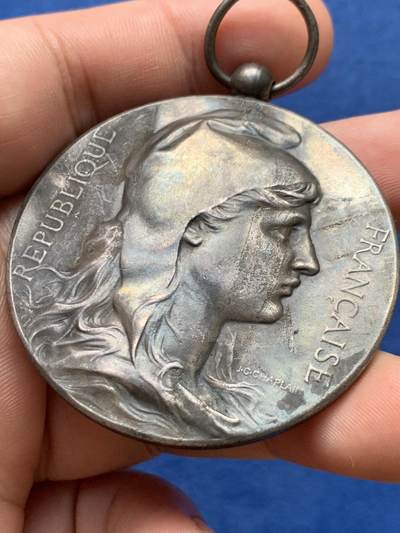 《竞宝斋》第406场 周日，周一，2场连拍 （全场包邮） 法国塞纳省省长法警银质荣誉勋章 66.5克 49.7mm 丰饶角1银标