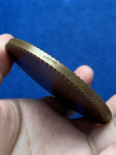 《竞宝斋》第406场 周日，周一，2场连拍 （全场包邮） 1953年庆祝法国船东中央委员会成立50周年纪念铜章 169克 72mm 丰饶角铜标