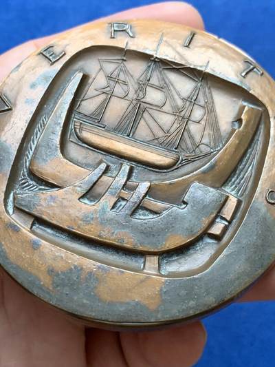 《竞宝斋》第406场 周日，周一，2场连拍 （全场包邮） 法国维里塔斯局成立150周年纪念铜章 246.8克 71.8mm 1977 丰饶角铜标