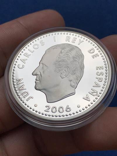 《竞宝斋》第406场 周日，周一，2场连拍 （全场包邮） 西班牙2006年卡洛斯国王10euro精制纪念大银币 925银 27克