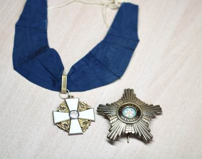 大猫徽章拍卖 第275期 芬兰 指挥官一级白玫瑰勋章 银制带标 少见早期1948银标 一般授予武装部队将官、部级秘书长等