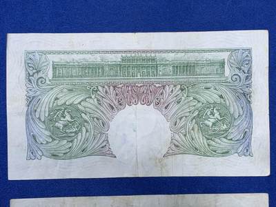 《竞宝斋》第406场 周日，周一，2场连拍 （全场包邮） 两张一组 英国A序列1镑纸币 品相不错