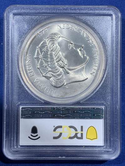 《竞宝斋》第406场 周日，周一，2场连拍 （全场包邮） PCGS MS66 荷兰1973年朱莉安娜女王加冕25周年25盾大银币 重42.12克 925银加厚盒子。