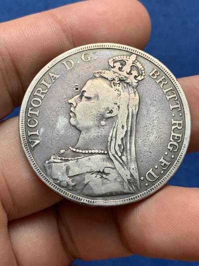 《竞宝斋》第406场 周日，周一，2场连拍 （全场包邮） 英国1889年老维高冠马剑克朗银币 细节见图