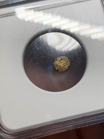 《竞宝斋》第406场 周日，周一，2场连拍 （全场包邮） NGC MS63 印度 迈索尔王国 1638-1812年 1F 金币 南印度经典货币形态 毗湿奴神像 外拍上涨品种