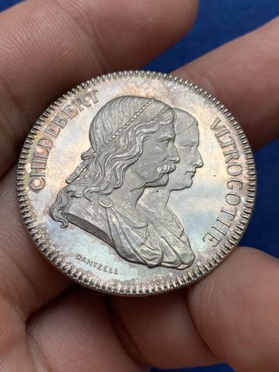 《竞宝斋》第406场 周日，周一，2场连拍 （全场包邮） 法国里昂皇家医院银质代币 15.5克 34.7mm 蜜蜂银标