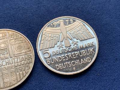 《竞宝斋》第406场 周日，周一，2场连拍 （全场包邮） 两枚一组 德国1975年5马克银币，625银，总重约22.3g，欧洲文物年纪念。