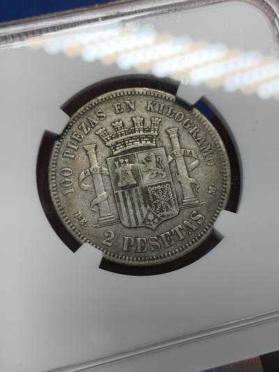 《竞宝斋》第406场 周日，周一，2场连拍 （全场包邮） NGC XF40 西班牙坐人1870年拿花女神双柱2比塞塔银币