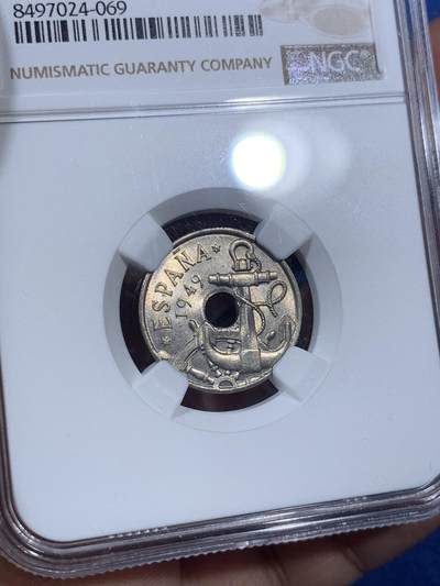 《竞宝斋》第406场 周日，周一，2场连拍 （全场包邮） NGC MS64 西班牙1949(62)年50分中空币 好品少见