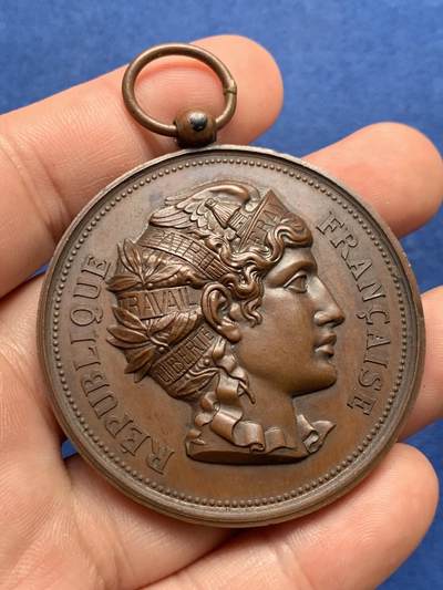 《竞宝斋》第406场 周日，周一，2场连拍 （全场包邮） 法兰西女神高浮雕纪念铜章 57.4克 50.5mm 带盒