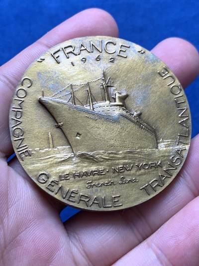 《竞宝斋》第406场 周日，周一，2场连拍 （全场包邮） 1962年法国跨大西洋航运公司纪念铜章 69.2克 52.7mm 丰饶角铜标