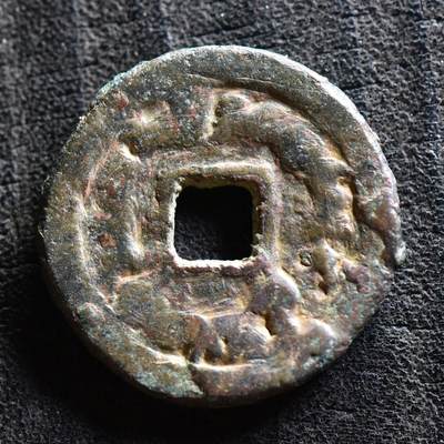 【良泉】第38期【直播场】9月18日晚19.30点开拍！ 组，西方古代钱币、丝路杂项专场  - 【厚重好品】公元716-738年【丝绸之路】粟特，突骑施铜币超大样，苏禄可汗所铸（相当于唐玄宗李隆基开元年间早期）6.25克