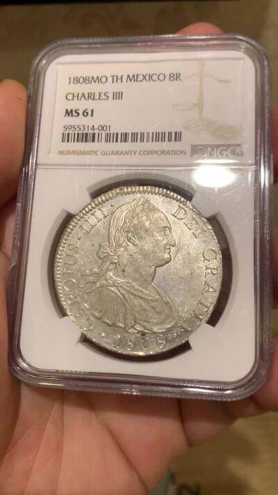 《竞宝斋》第406场 周日，周一，2场连拍 （全场包邮） NGC MS61 1808过渡年份 西属墨西哥卡四8里亚尔双柱 细节深打底板丝滑略呈镜面 盒子左侧有一小缺