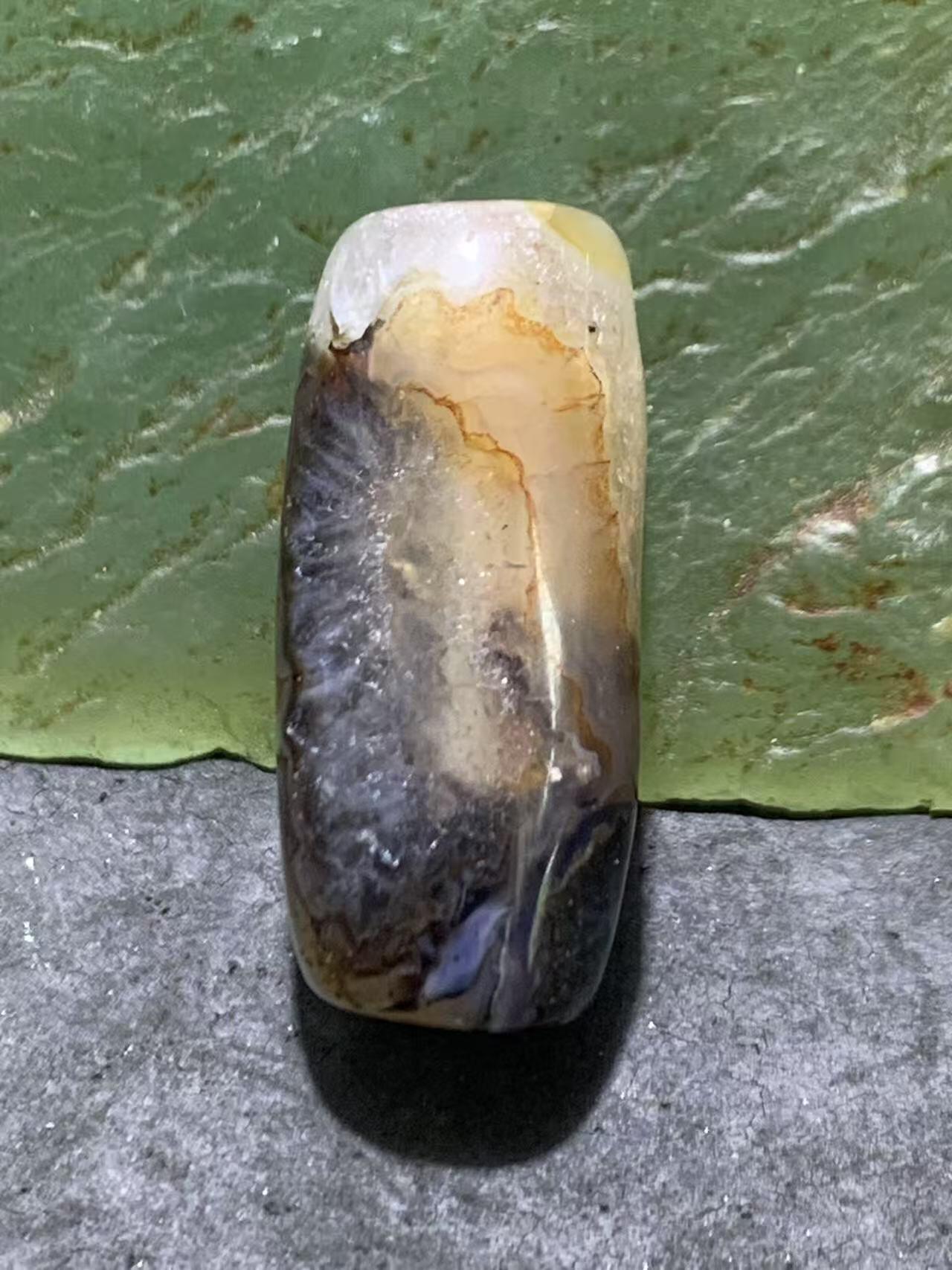 精美高玉化冰飘巴西玛瑙随形桶珠一颗