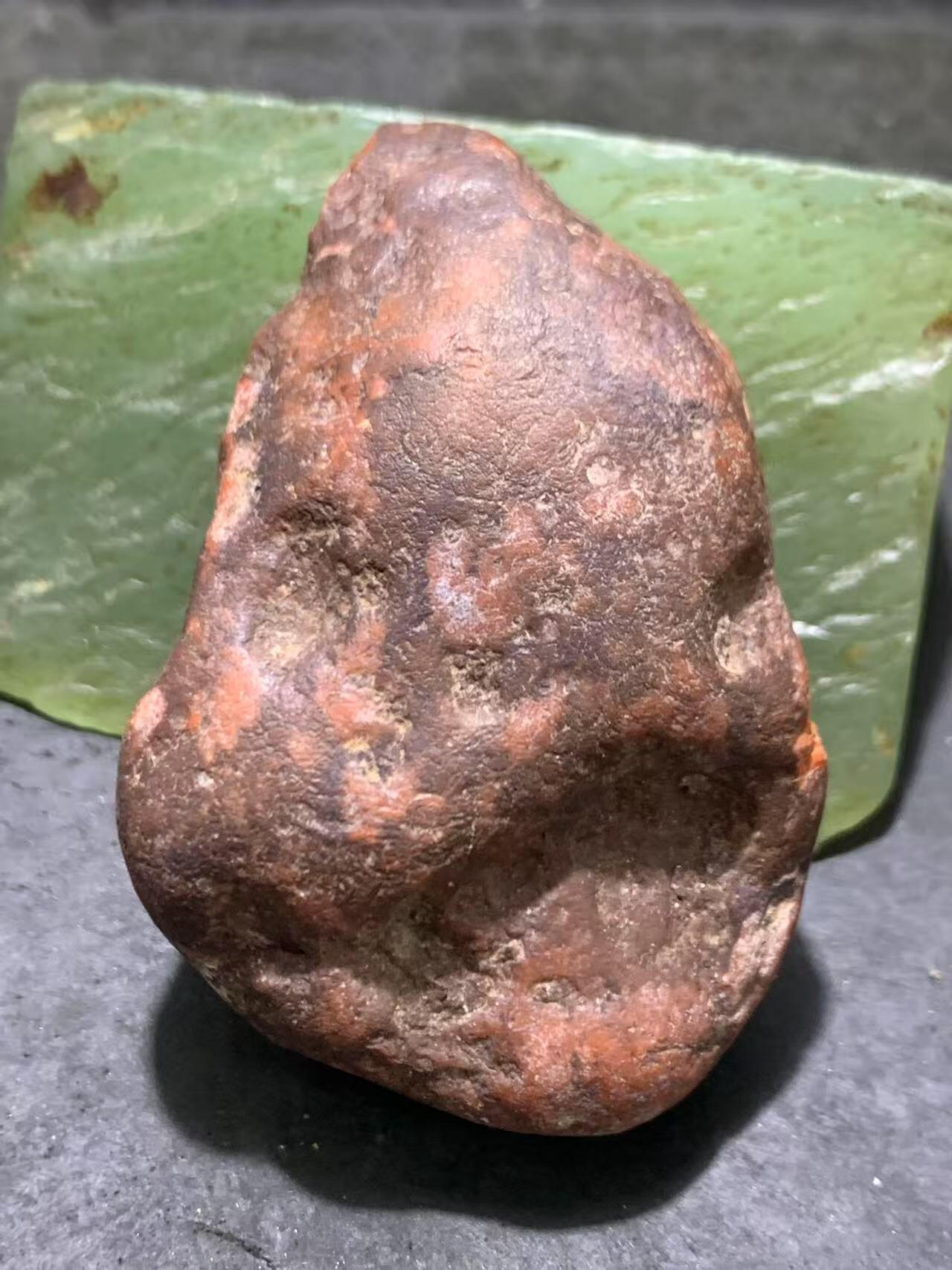 精美铁红皮开窗料红白南红玛瑙原石一颗，