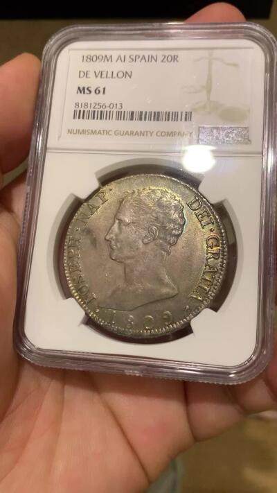 《竞宝斋》第406场 周日，周一，2场连拍 （全场包邮） NGC MS61 法占西班牙1809年波拿巴国王20R大银币，约瑟夫.波拿巴，拿破仑的长兄，拿破仑帝国下的西班牙国王。此枚双面深打，细节很好，幽绿彩包浆，绝美状态