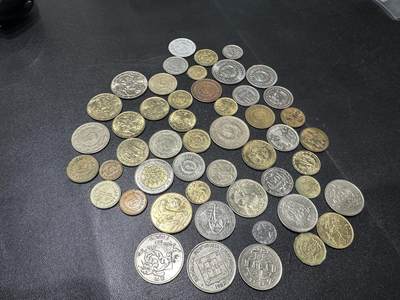 《外钞收藏家》第五百五十三期（本期品种丰富的纪念钞）（本平台长期征集拍品、欢迎藏友们联系合作） - 保加利亚、南斯拉夫、乌兹别克斯坦、俄罗斯、西非、澳门硬币几十枚一起
