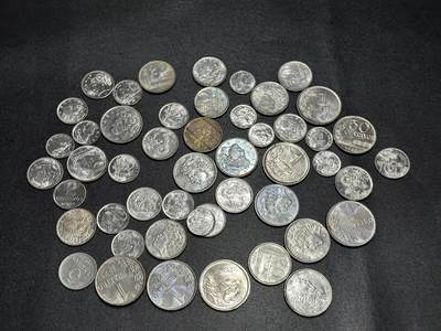 《外钞收藏家》第五百五十三期（本期品种丰富的纪念钞）（本平台长期征集拍品、欢迎藏友们联系合作） - 巴西硬币几十枚一起