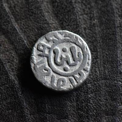 【良泉】第37期【直播场】9月4日晚19.30点开拍！ 160组，西方古代钱币、丝路金银铜件专场 - 公元1266-1287年【德里苏丹】吉亚斯丁·巴勒班“三体文”吉塔尔银币，3.3克