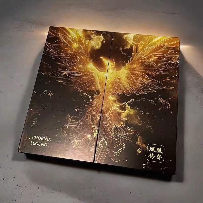 零元拍：杨魏玲花和曾毅双签凤凰传奇经典20周年自选集凤凰彩翼画胶LP！不但签的漂亮，玲花还大书“凤凰传奇20周年”纪念及收藏意义非凡！估计短时间内也看不到凤凰传奇的演唱会了，朋友们真是且拍且珍惜~