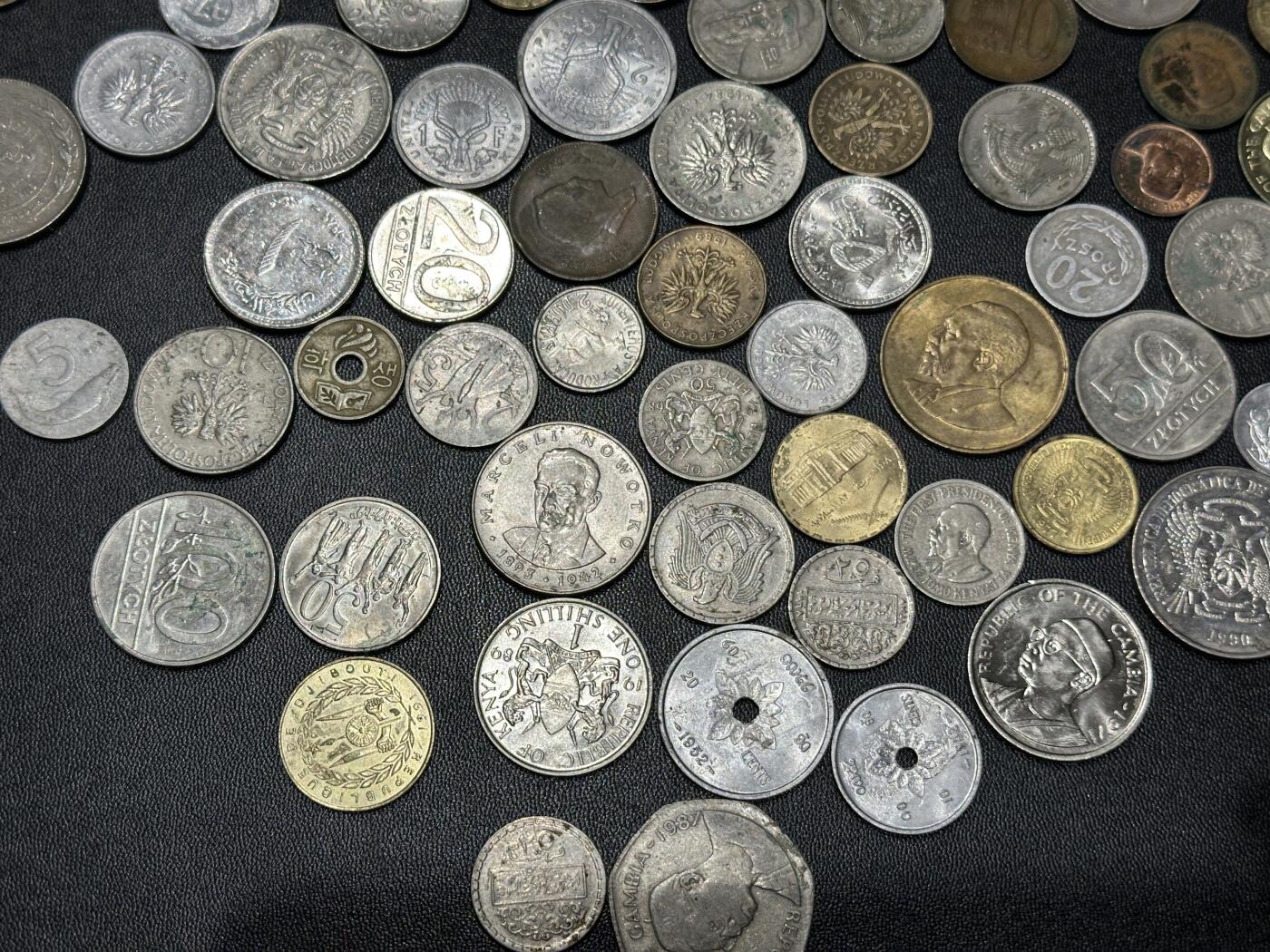 《外钞收藏家》第五百五十三期（本期品种丰富的纪念钞）（本平台长期征集拍品、欢迎藏友们联系合作）