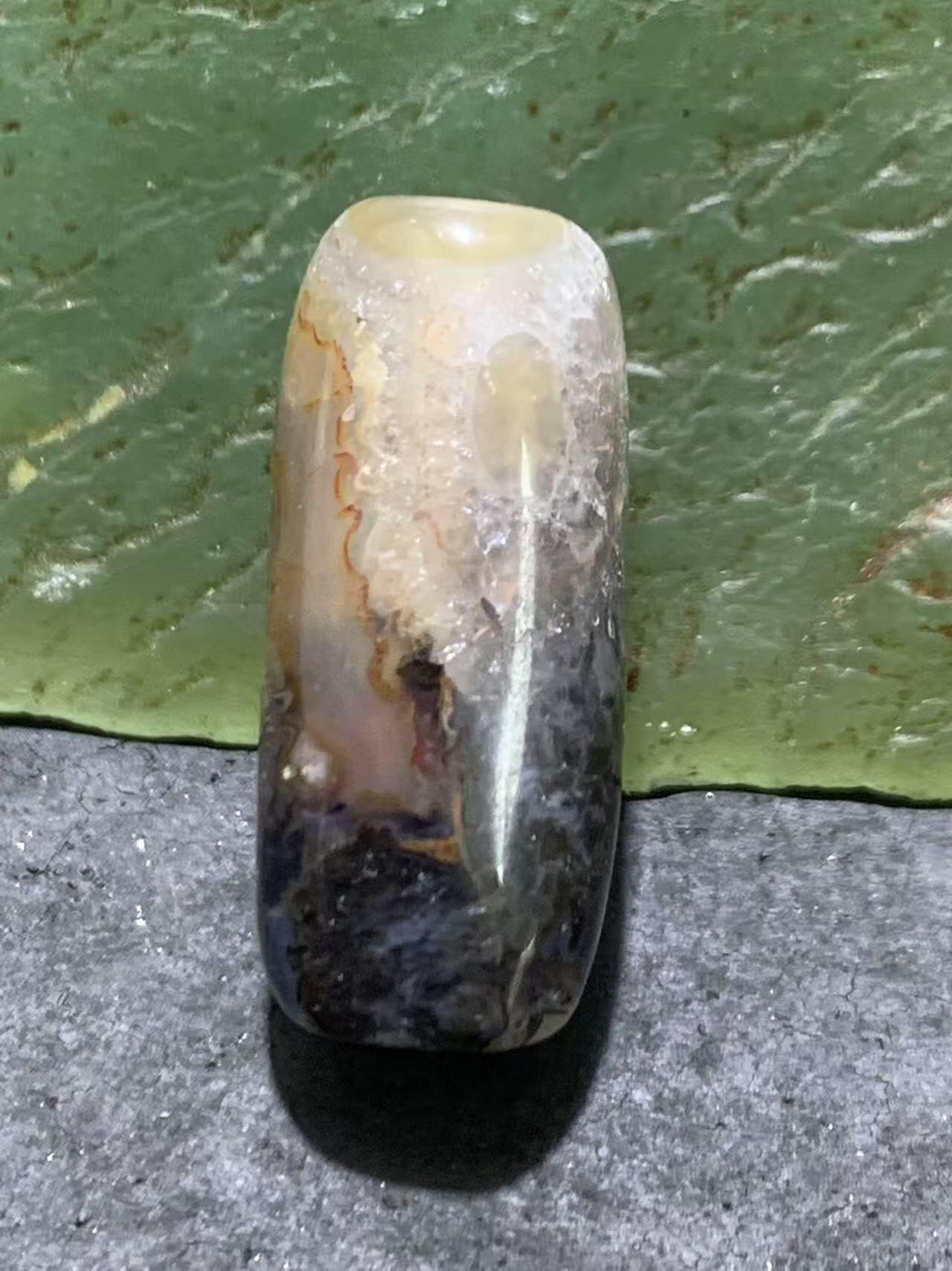 精美高玉化冰飘巴西玛瑙随形桶珠一颗