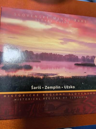 长老汇蛇年精选第三十场拍卖 2005斯洛伐克5枚套，卡装，含双色金属章1枚