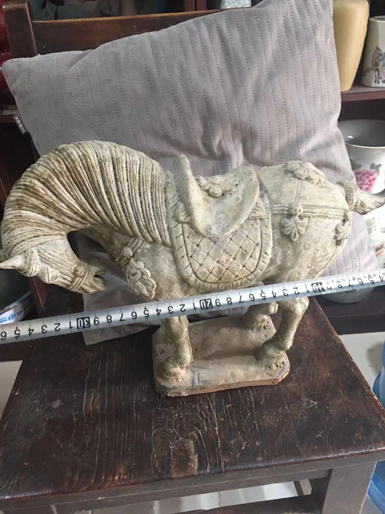 青釉马摆件，生态好，尺寸大，造型漂亮，见图示