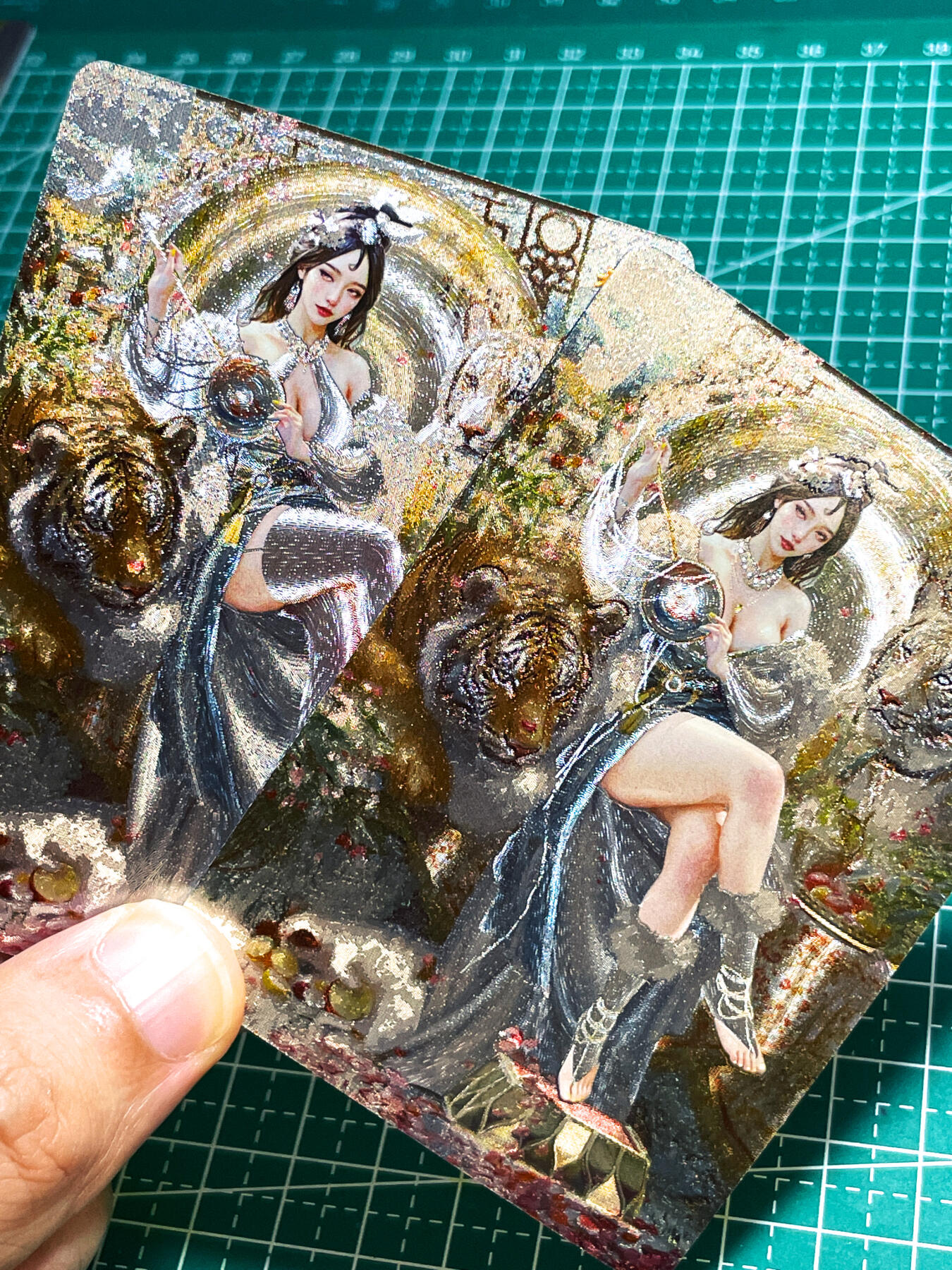 显眼宝25期 颜值精选 燎原卡牌 焱卡文化 刷子 妖姬传 地涌夫人 粗闪一对2张 最傲娇角色    63*88